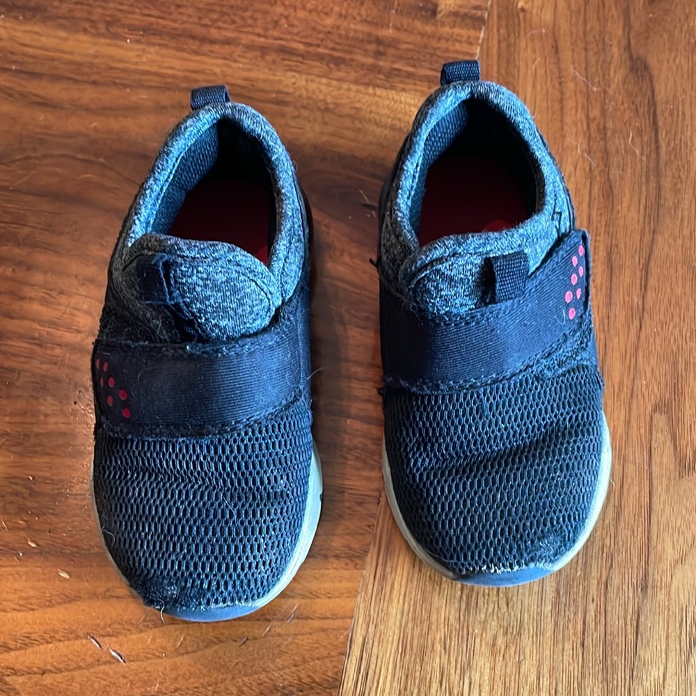 Carter’s toddler boy’s shoes
